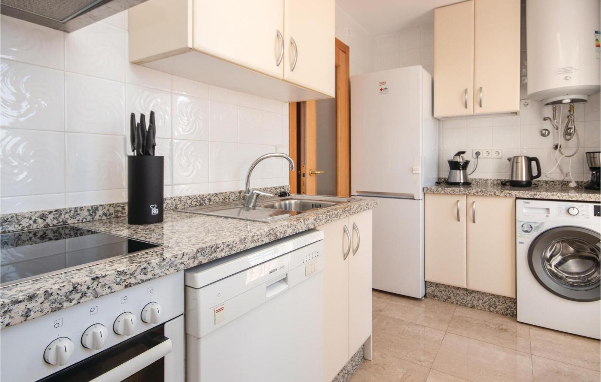 3 Bedroom Amazing Apartment In La Duquesa Castillo de Sabinillas المظهر الخارجي الصورة